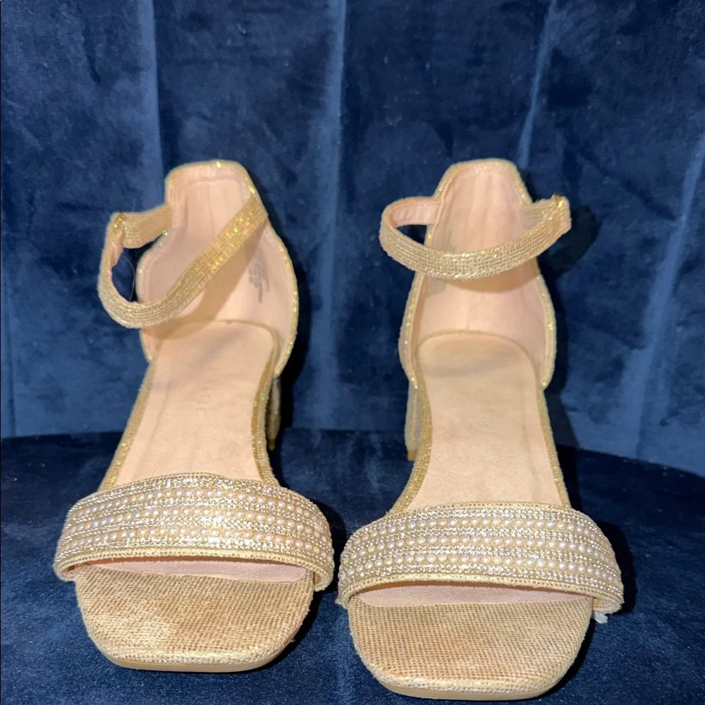 Elegant Gold Girls Sandals Size 4